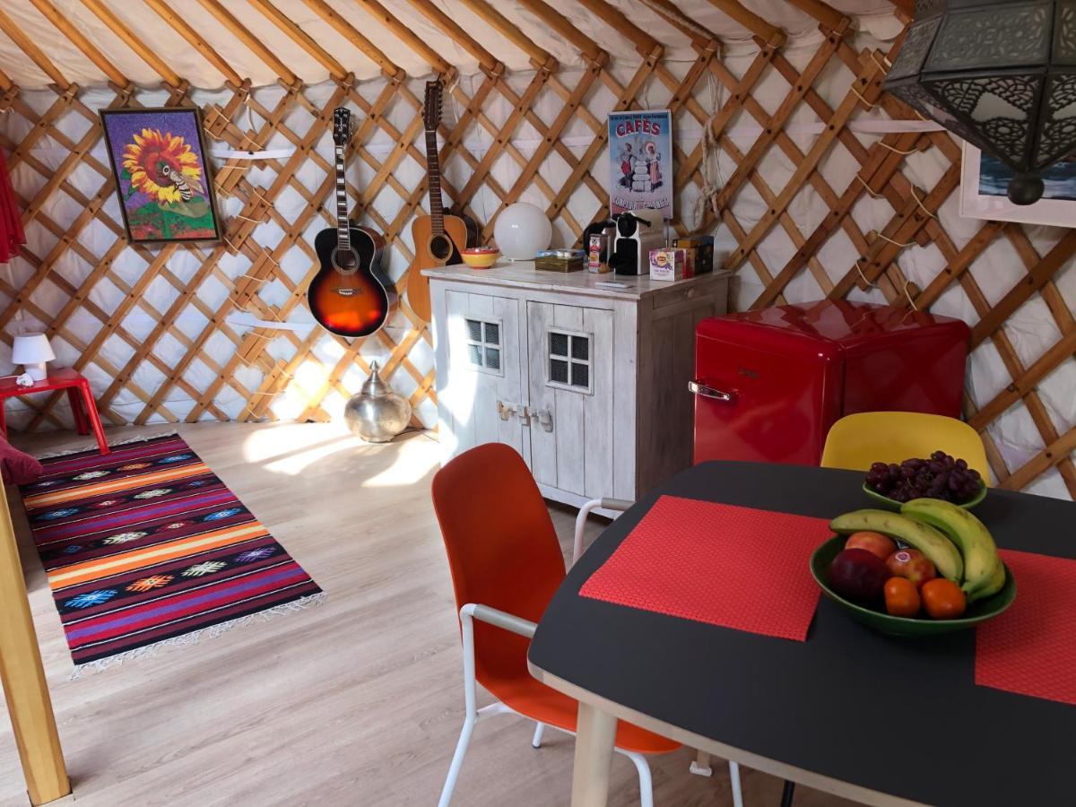 Overnachten In Een Luxe Yurt! Zonnemaire Exteriér fotografie